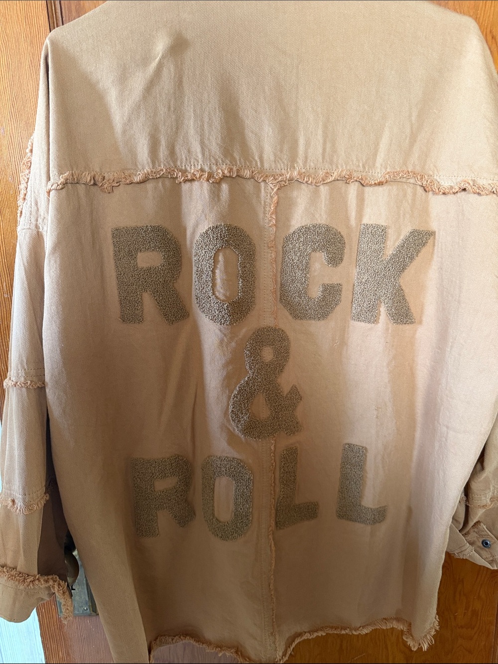 Womens Frayed Button-Front Shirt Jacket - Tan